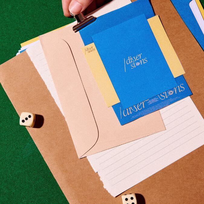 pile de dossiers et papiers
